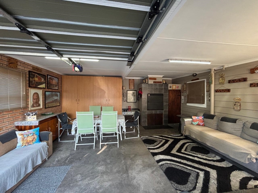 2 Bedroom Property for Sale in Hartenbos Central Western Cape